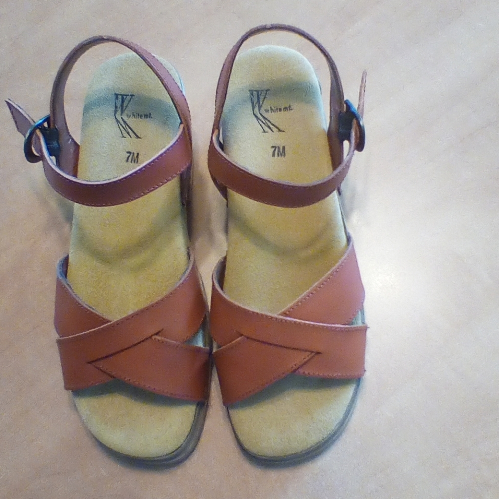 Womens White Mountain Italian Leather Clog Sandals